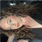 Sei alla ricerca di un’insegnante di italiano? Presente! Ti aiuterò a migliorare i tuoi voti e le tue performance.